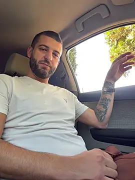 ElChapoGuzman95 online show from November 3, 7:31 am