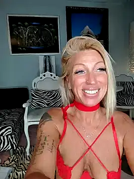 Snapshot of Weloveblue chatting on January 6, 12:46 pm Weloveblue online show from January 6, 12:46 pm