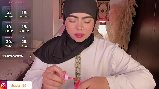 Snapshot of shayla_18 chatting on December 20, 9:33 pm shayla 18 online show from December 20, 9:33 pm