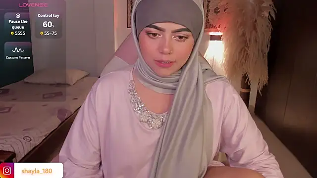 Snapshot of shayla_18 chatting on January 5, 9:07 pm shayla 18 online show from January 5, 9:07 pm