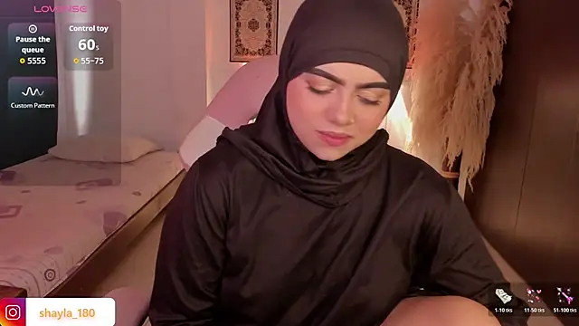 Snapshot of shayla_18 chatting on January 6, 7:50 pm shayla 18 online show from January 6, 7:50 pm