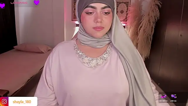 Snapshot of shayla_18 chatting on February 10, 8:13 pm shayla 18 online show from February 10, 8:13 pm