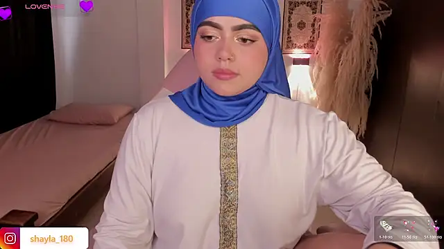 Snapshot of shayla_18 chatting on February 11, 8:25 pm shayla 18 online show from February 11, 8:25 pm