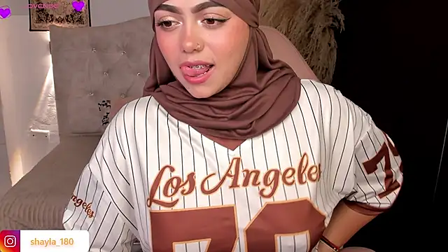 Snapshot of shayla_18 chatting on July 24, 11:30 am shayla 18 online show from July 24, 11:30 am