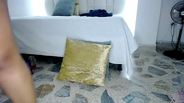 tiffany  pink online show from February 26, 10:53 pm