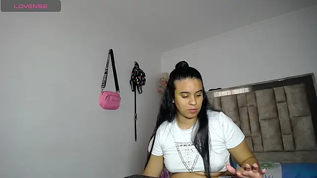 tiffany  pink online show from December 1, 8:47 pm