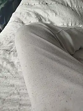 Snapshot of Neria chatting on February 16, 3:41 pm Neria online show from February 16, 3:41 pm