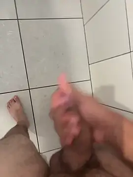 Snapshot of aleatorio995 chatting on December 20, 9:00 pm aleatorio995 online show from December 20, 9:00 pm