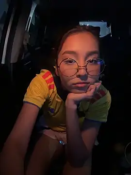 coraline Ro online show from June 17, 11:38 pm