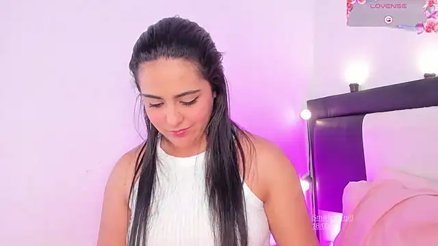 smiling  girl2 online show from March 19, 12:15 am