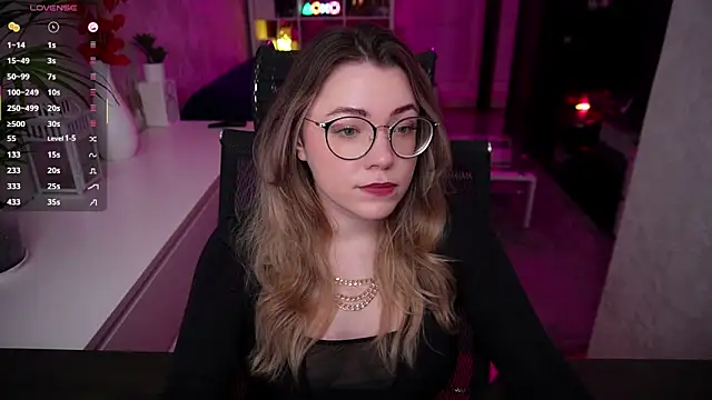 Snapshot of RemyCute chatting on January 17, 8:56 pm RemyCute online show from January 17, 8:56 pm