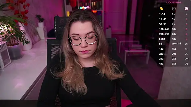 Snapshot of RemyCute chatting on February 13, 5:31 pm RemyCute online show from February 13, 5:31 pm