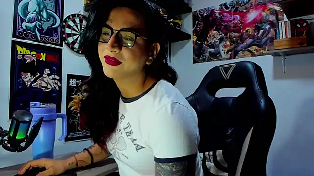 Snapshot of dariell_smokesexx chatting on June 7, 10:30 am dariell smokesexx online show from June 7, 10:30 am