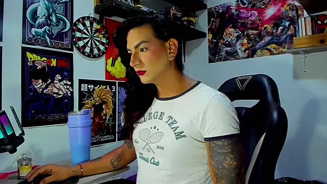 Snapshot of dariell_smokesexx chatting on June 24, 7:13 pm dariell smokesexx online show from June 24, 7:13 pm