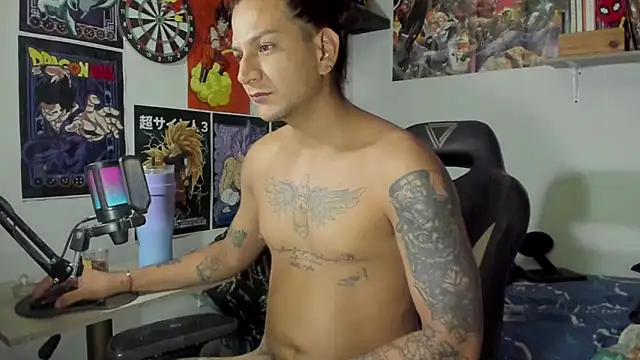 Snapshot of dariell_smokesexx chatting on July 14, 2:23 pm dariell smokesexx online show from July 14, 2:23 pm