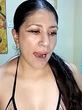 Snapshot of nammy__dirtyhott chatting on November 25, 1:22 pm nammy dirtyhott online show from November 25, 1:22 pm