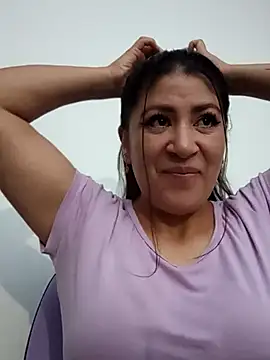 Snapshot of nammy__dirtyhott chatting on March 3, 11:05 am nammy dirtyhott online show from March 3, 11:05 am