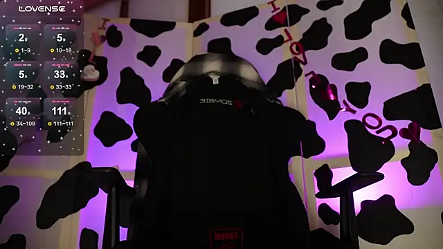 BlueCherryy online show from February 9, 2:18 pm