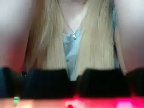 Snapshot of 69liamilk69 chatting on December 8, 6:01 am 69liamilk69 online show from December 8, 6:01 am