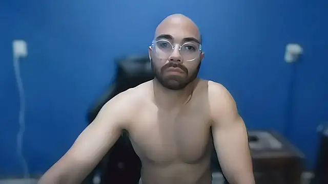 Snapshot of ElmaCannon chatting on February 25, 2:14 am ElmaCannon online show from February 25, 2:14 am