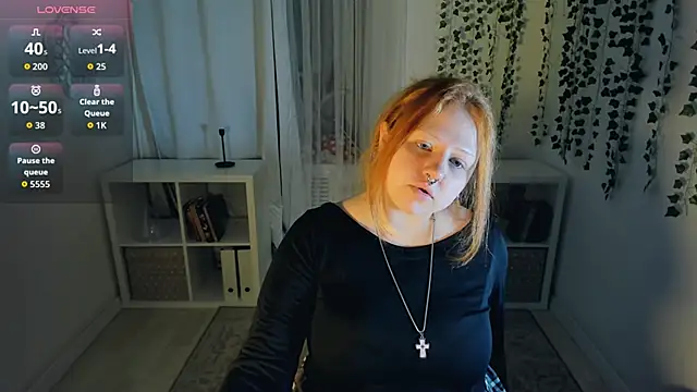 Snapshot of bitchofsun_ chatting on November 29, 3:59 pm bitchofsun online show from November 29, 3:59 pm