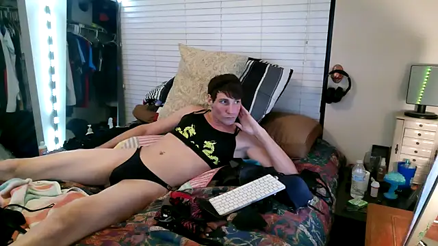 Snapshot of ashleysimmons chatting on February 20, 9:53 pm ashleysimmons online show from February 20, 9:53 pm