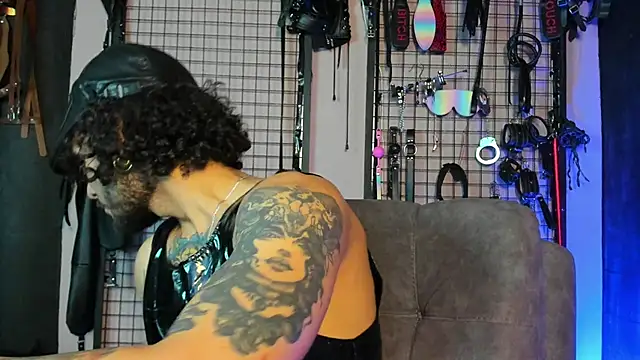 Twisted Fantasy online show from February 7, 6:45 pm