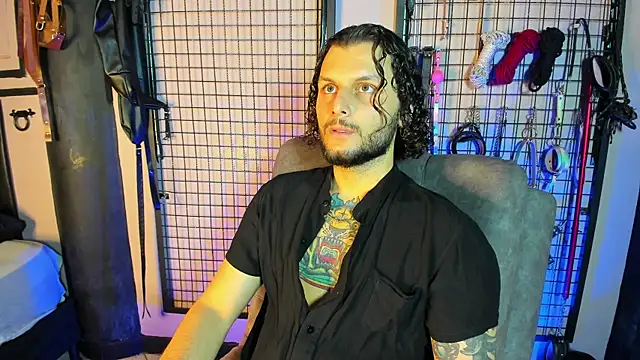 Twisted Fantasy online show from March 12, 1:25 am