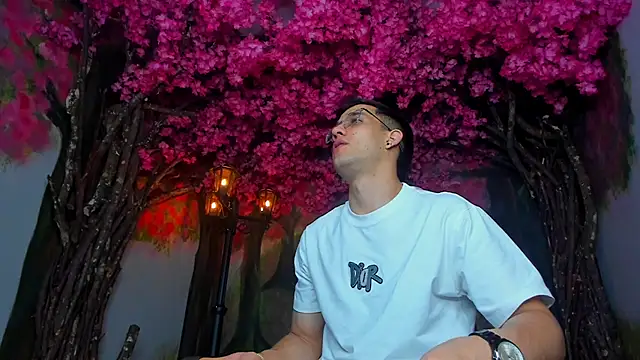 alexgiraldo  online show from February 15, 2:55 pm