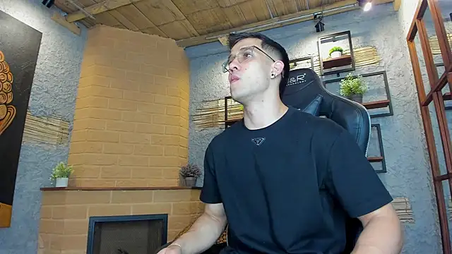 alexgiraldo  online show from February 19, 11:17 am