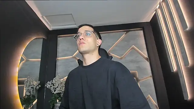 alexgiraldo  online show from February 27, 11:20 am