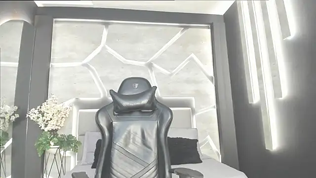 alexgiraldo  online show from March 1, 11:28 am