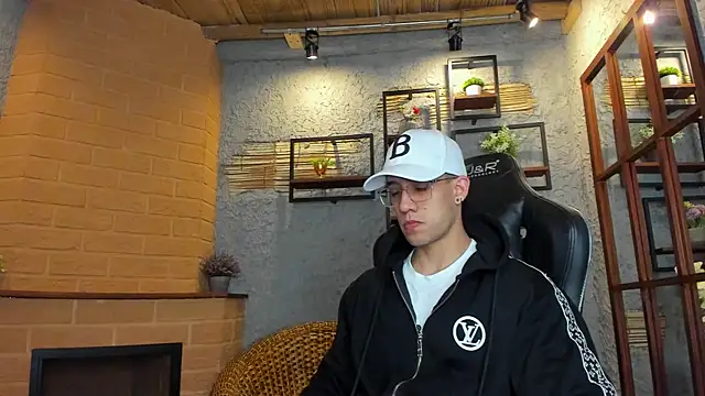 alexgiraldo  online show from March 8, 11:16 am