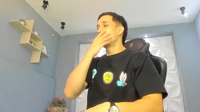 alexgiraldo  online show from March 11, 11:23 am