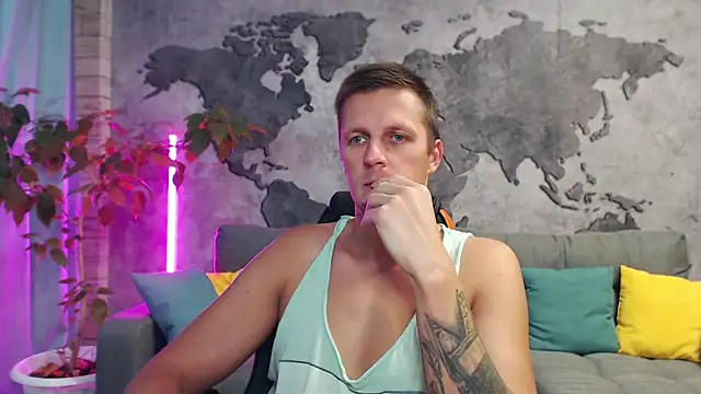 Snapshot of VikingChrisss chatting on October 26, 10:10 am VikingChrisss online show from October 26, 10:10 am