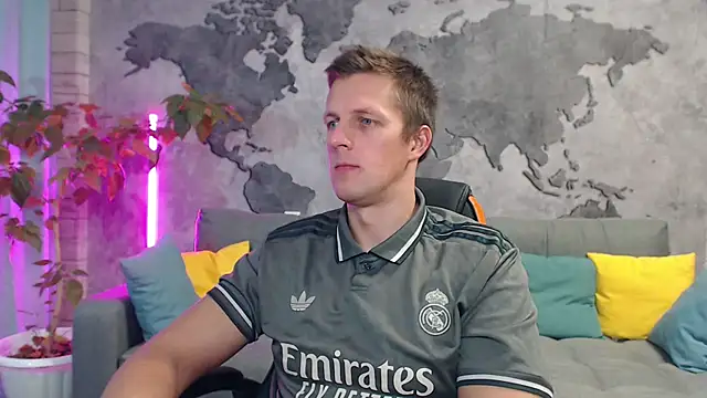 Snapshot of VikingChrisss chatting on November 9, 10:57 am VikingChrisss online show from November 9, 10:57 am