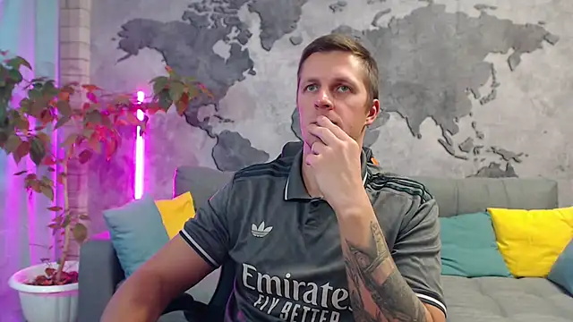 Snapshot of VikingChrisss chatting on November 12, 10:48 am VikingChrisss online show from November 12, 10:48 am