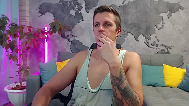 Snapshot of VikingChrisss chatting on November 24, 11:32 am VikingChrisss online show from November 24, 11:32 am