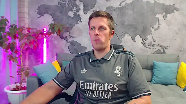 Snapshot of VikingChrisss chatting on December 2, 11:04 am VikingChrisss online show from December 2, 11:04 am