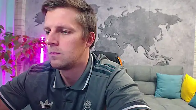 Snapshot of VikingChrisss chatting on December 5, 11:30 am VikingChrisss online show from December 5, 11:30 am