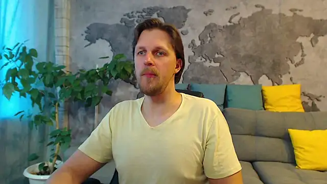 Snapshot of VikingChrisss chatting on April 19, 8:35 am VikingChrisss online show from April 19, 8:35 am