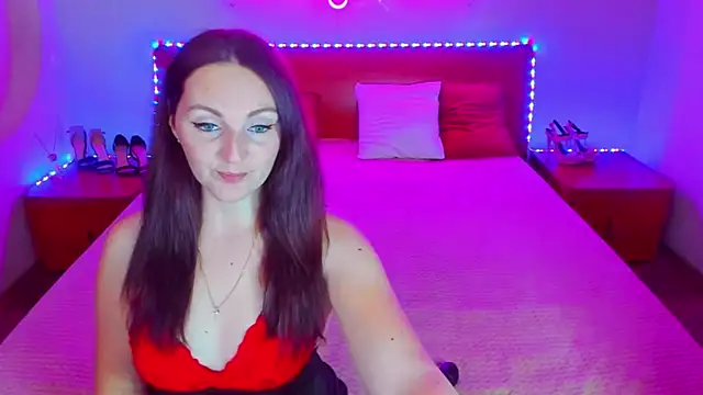 Snapshot of MagicEyess chatting on December 6, 2:06 pm MagicEyess online show from December 6, 2:06 pm