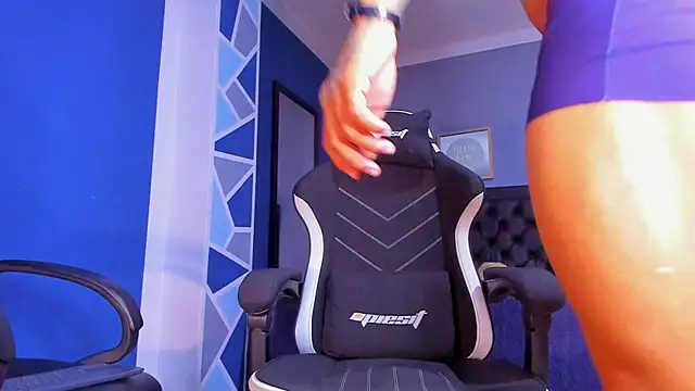 alex oficial online show from November 6, 4:35 am