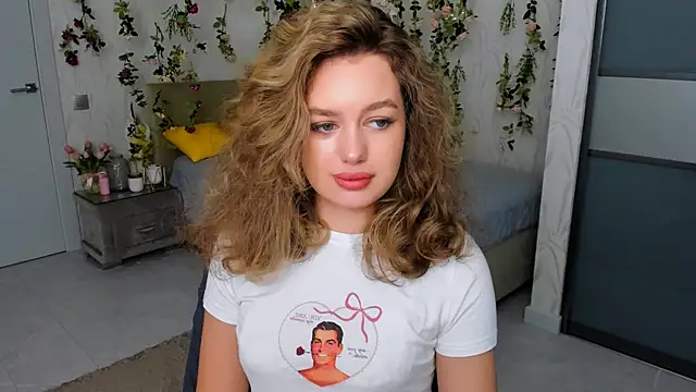 MiracleCurly online show from October 24, 4:14 pm