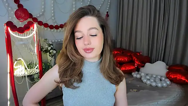 MiracleCurly online show from March 6, 7:32 pm