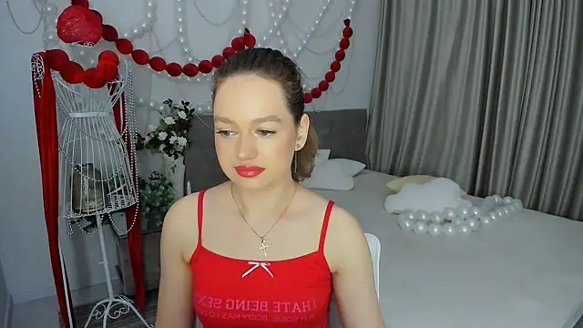 MiracleCurly online show from April 13, 4:01 pm