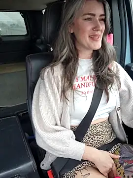 Snapshot of Lilmissvyx chatting on February 17, 3:51 pm Lilmissvyx online show from February 17, 3:51 pm