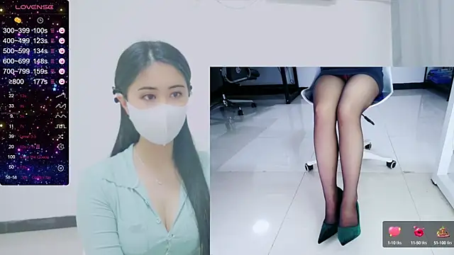 Snapshot of tt50256 chatting on February 22, 12:51 pm tt50256 online show from February 22, 12:51 pm