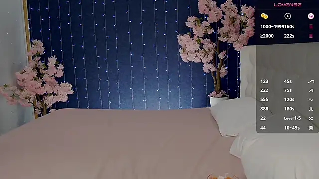 -Mirror-Girl- online show from October 18, 4:37 am