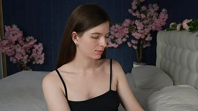 -Mirror-Girl- online show from June 30, 3:46 pm